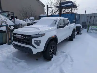 2024 GMC Canyon Elevation. Like new excellent condition, factory warranty and ready for the road! Ca...