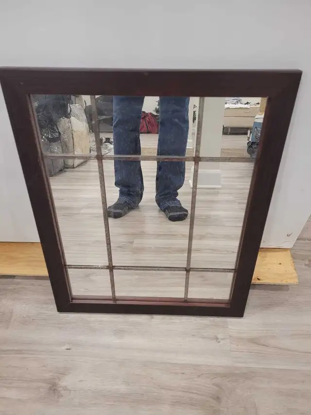 Wall mirror in Home Décor & Accents in Ottawa - Image 2