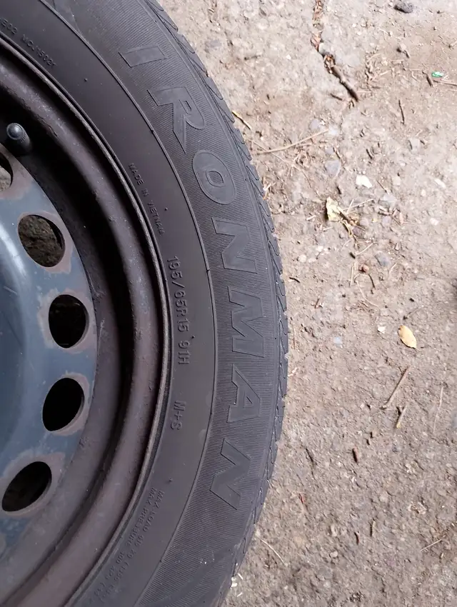 Four 15in 195/65R15 91H M+S tires on VW rims from a Rabbit in Tires & Rims in Dartmouth - Image 4
