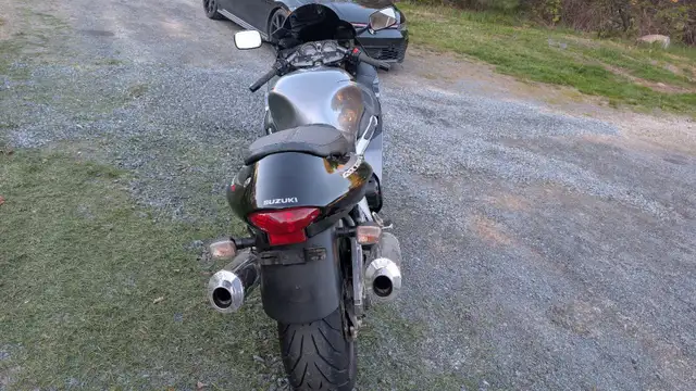 2005 Suzuki Gsx1300r Hayabusa in Sport Bikes in Bridgewater - Image 3