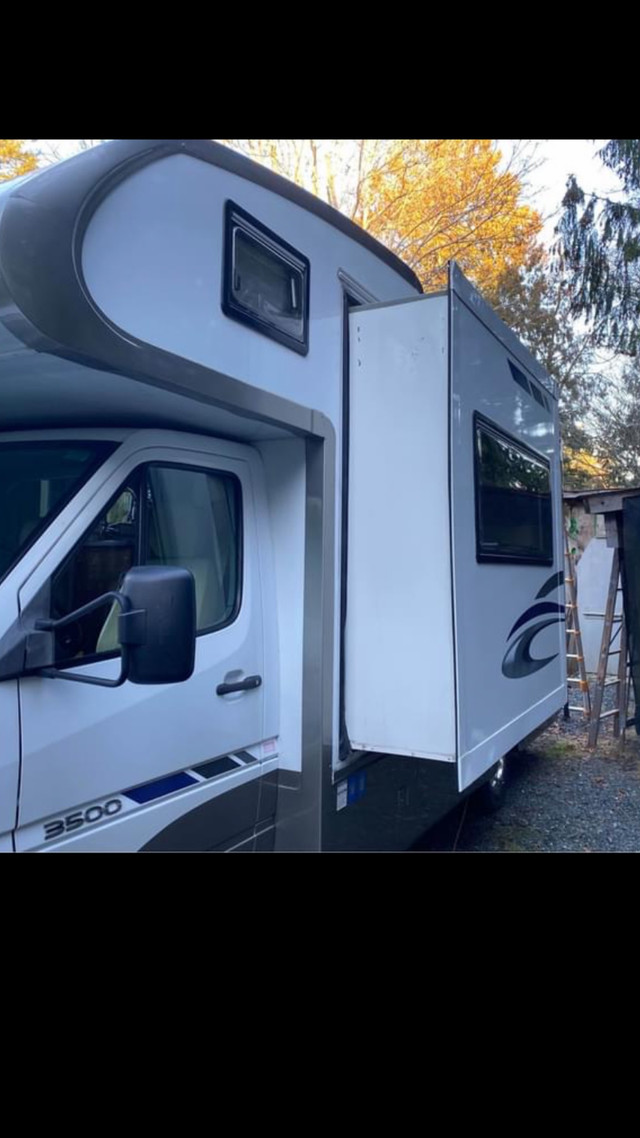 2006 Mercedes Sprinter Camper Van Motorhome RV 23ft w/ Quad Rack RVs & Motorhomes Edmonton