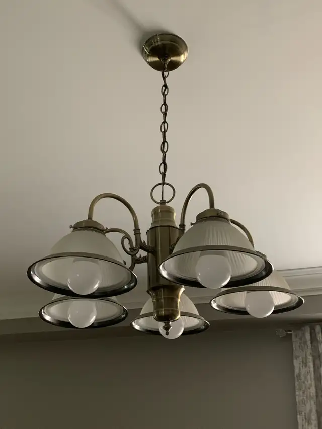 5 Light Chandelier - Antique Brass in Indoor Lighting & Fans in Markham / York Region - Image 2