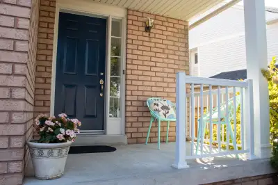 Welcome to this beautifully maintained town home, linked with just the garage, in the heart of prest...