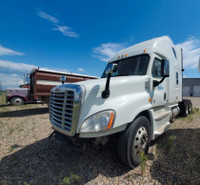 2014 freightliner Cascadia for parts 
