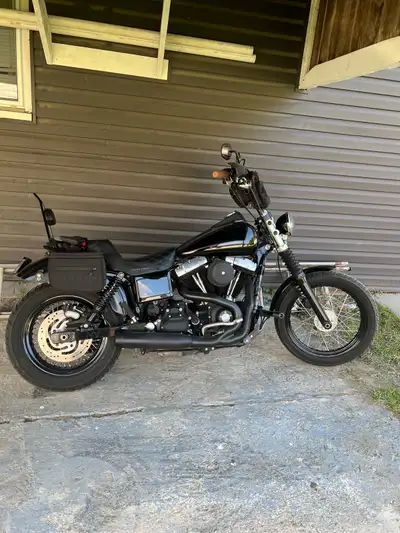 96” twin cam 6 speed Soft bags Quick attachSissy bar with backrest Front crash bar/highway pegs Memp...