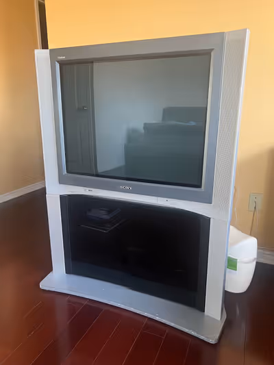 Selling perfect condition vintage Sony trinitron tv with matching stand. The model is KV-32HS500. Pi...