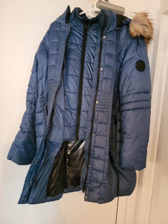 Manteau d'hiver  XL dans Femmes - Hauts et vêtements d'extérieur  à Lévis - Image 2