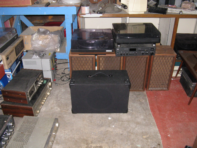 ANTIQUE VINTAGE RADIO STEREO HAM in General Electronics in Grand Bend - Image 3