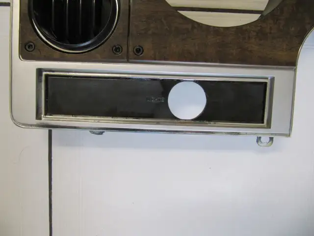Pontiac Grand Prix Instrument Cluster Surround Bezel 1981 - 1987 in Arts & Collectibles in Mississauga / Peel Region - Image 8