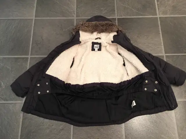 kids sz 8 Old Navy warm winter jacket READ description. in Kids & Youth in Calgary - Image 5