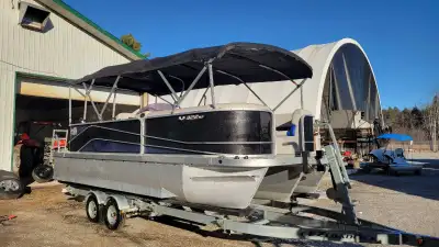 2019 G3 tri-toon 22 ft sunchaser v- 322rf Massive 25 inch toon with lifting strakes Incredible perfo...