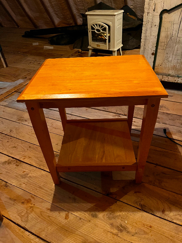 Side table in Coffee Tables in Owen Sound