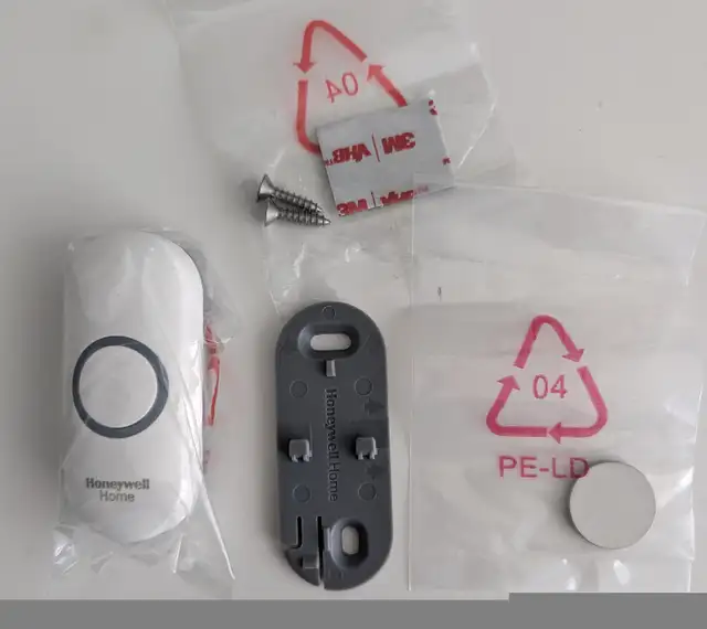 Honeywell Wireless Doorbell Push Button RPWL400W2000 - NEW in Other in City of Toronto - Image 3