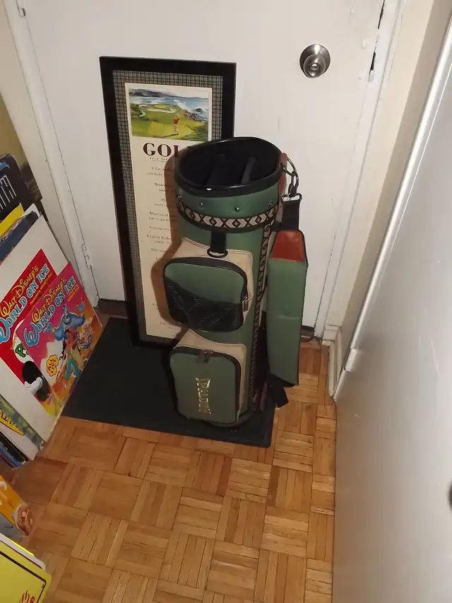 VINTAGE SPALDING GOLF BAG+6 club pockets/+Rain Cover in Golf in City of Toronto - Image 3