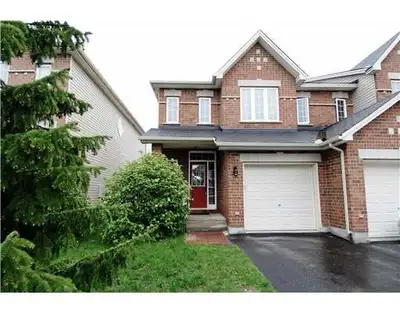 Realtors please do not disturb • Hot water tank rental included in the rent. • Lovely end unit townh...