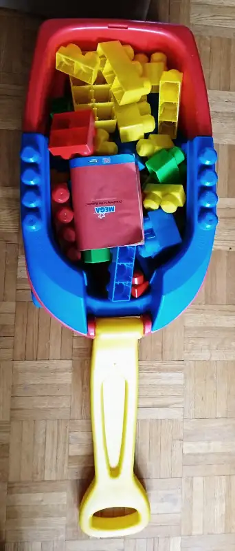 Lego Mega Block Wagon (80 Blocks) in Toys & Games in Oshawa / Durham Region - Image 7