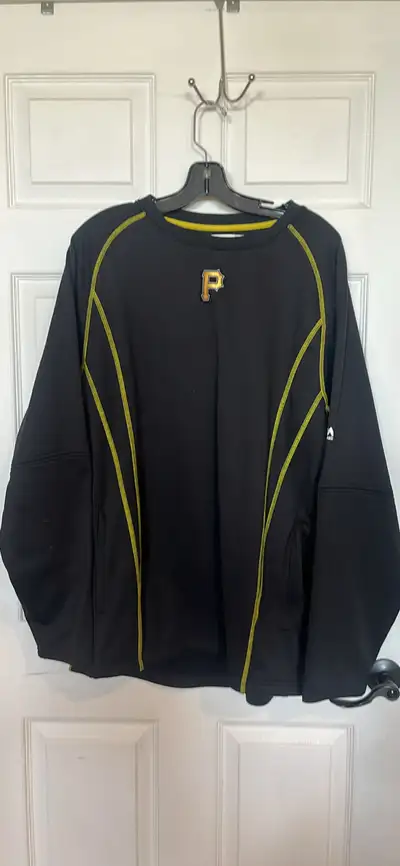 Blackfalds Pirates baseball warm up jersey men's L, View more