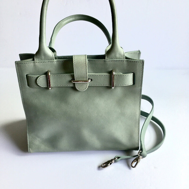 PRIX RÉVISÉ Authentic Furla Handbag Small Sz dans Femmes - Sacs et portefeuilles  à Ville de Montréal - Image 2