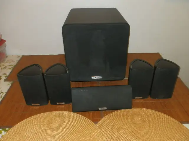 Polk Audio PSW111 8" Powered Subwoofer and Surround Sound Speake in Speakers in Dartmouth - Image 2