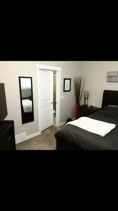 large master style bedroom for rent W private ensuite bathroom