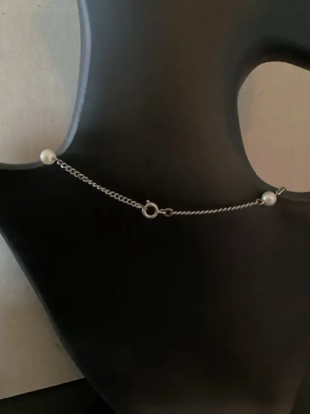 Long Silver Tone Chain Necklace with Pearls Fashion Jewelry in Jewellery & Watches in West Island - Image 5