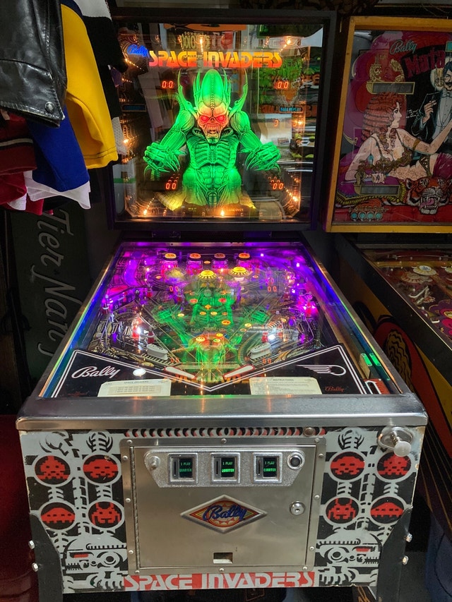 Pinball machines space invaders Mata Hari bally arcade Toys & Games St. Catharines Kijiji