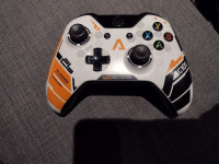 Titanfall Limited Edition Xbox One Controller - used