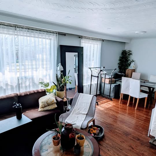 4 Beds 1.5 Baths House 2