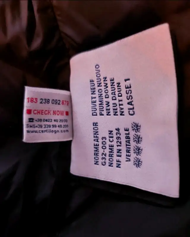 Moncler down winter coat value 4000$ like NEW in Clothing in City of Montréal - Image 7