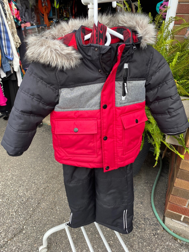 Children’s winter jackets and snow sets! Up to age 3 or 4 in Clothing - 4T in City of Toronto - Image 2