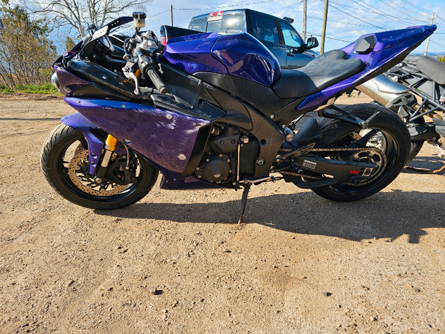 Parting out 2009 Yamaha R1 in Motorcycle Parts & Accessories in Moncton - Image 4