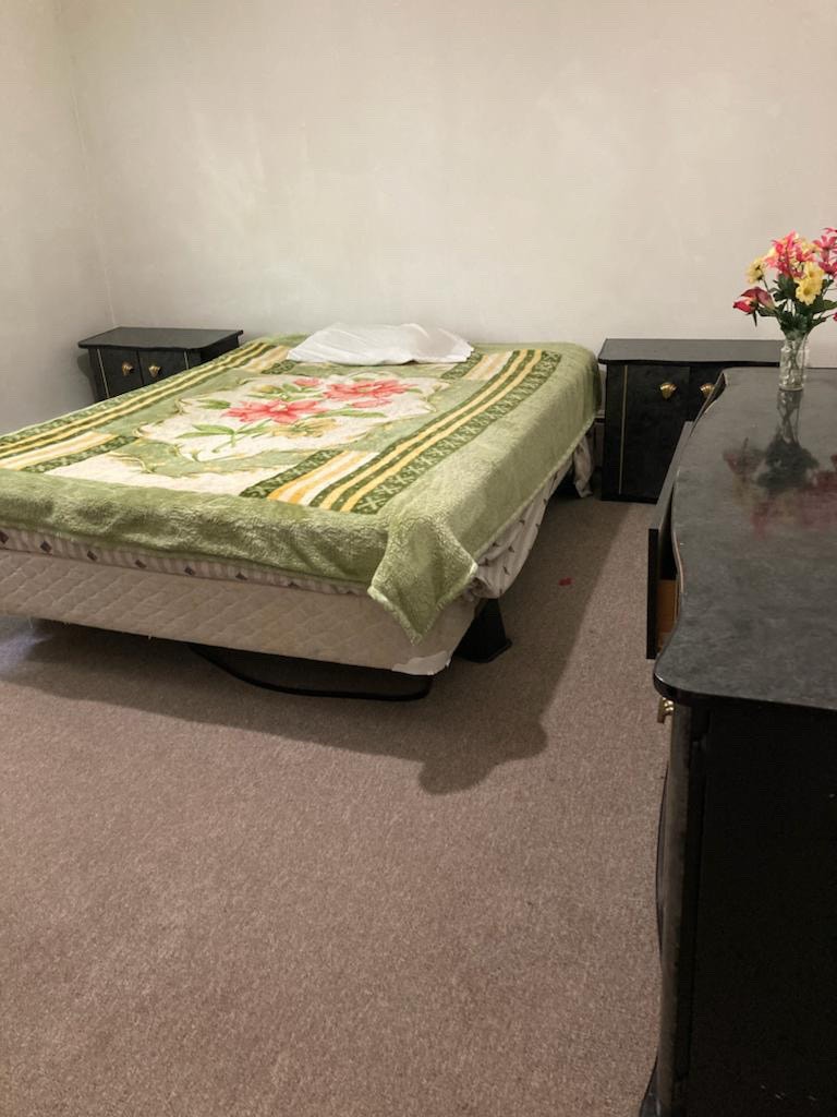 Large furnished room for female in Markham Room Rentals & Roommates