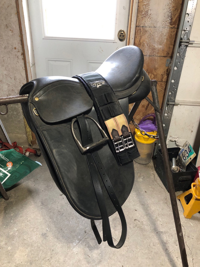 Wintec Icelandic Saddle in Equestrian & Livestock Accessories in Winnipeg