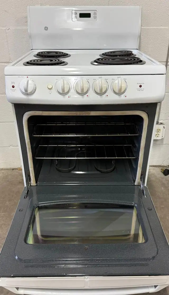 -Apartment Size Stove “GE” 24 inch in Stoves, Ovens & Ranges in Barrie - Image 3