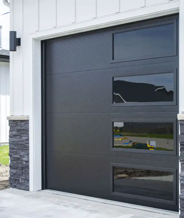 Caledon Garage Doors for Your Home or Business-Rolling  doors in Garage Doors & Openers in Mississauga / Peel Region - Image 3