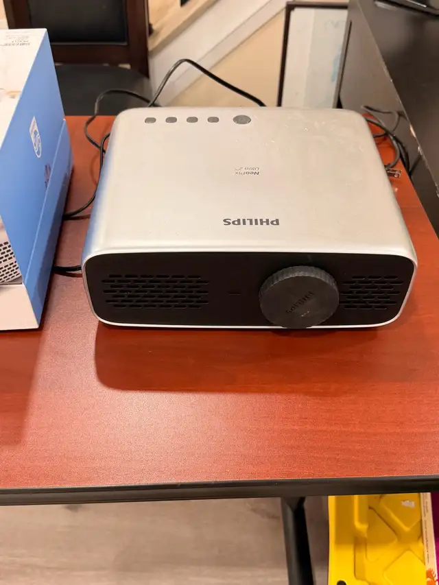 Philips NeoPix Ultra 2TV Projector for Sale – $140 in General Electronics in Markham / York Region - Image 4