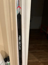 Bauer Vapor Hyperlite hockey stick