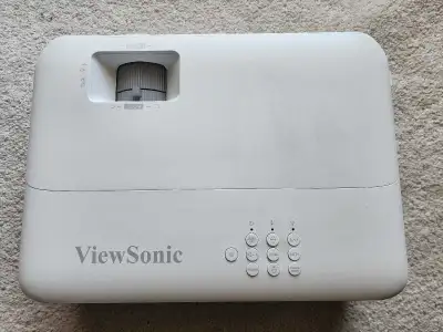 Like new in the original box as shown in my pics Plug in a chromecast & a Bluetooth sound bar & you...