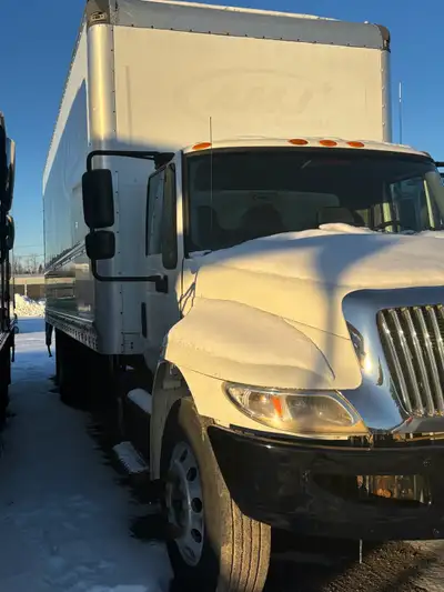 Hiring truck driver 5 ton local Ltl and ottawa surroundings Auto new units Full time Mon - Fri Pleas...
