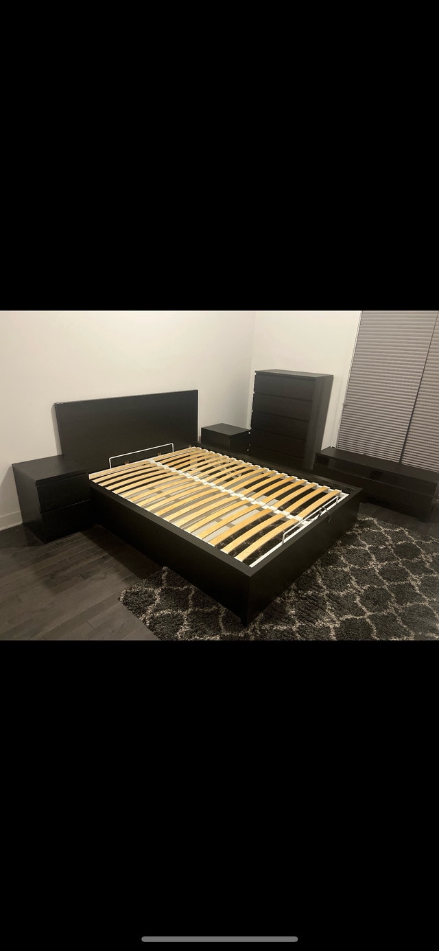 Set de chambre queen Lits et matelas Ville de Montréal Kijiji