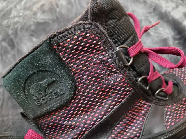 Sorel Winter Boots Women's Size 8 in Women's - Shoes in City of Toronto - Image 3