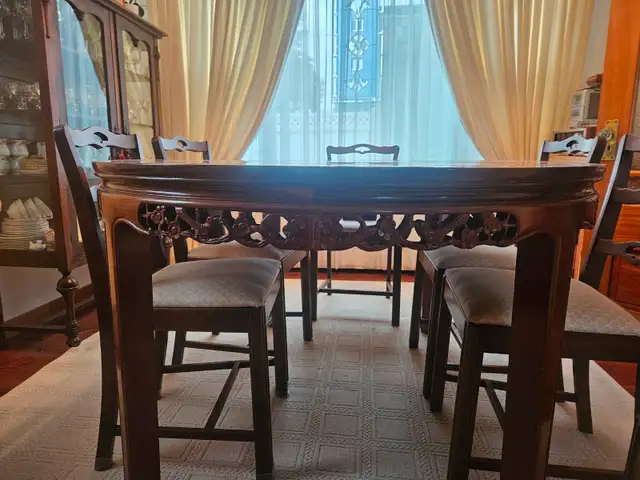 Rosewood Extending Dining Table in Dining Tables & Sets in Cape Breton - Image 7