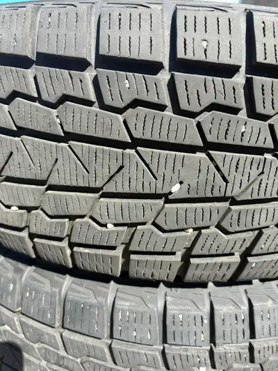 Great condition 4 Yokohama iceGuard iG53 tires Size 205/60R16 Used less than 5,000km