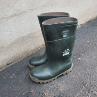 New Pioneer CSA Protective Steel Toe Rubber Boots