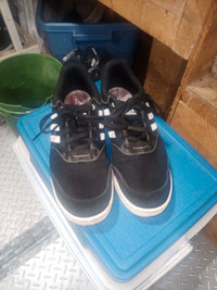 Size 9 Golf shoes 