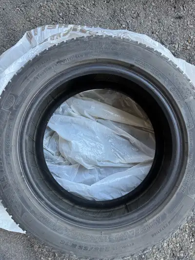 These Michelin X-Ice winter tires in size 205/55R16 offer reliable traction and safety for your vehi...
