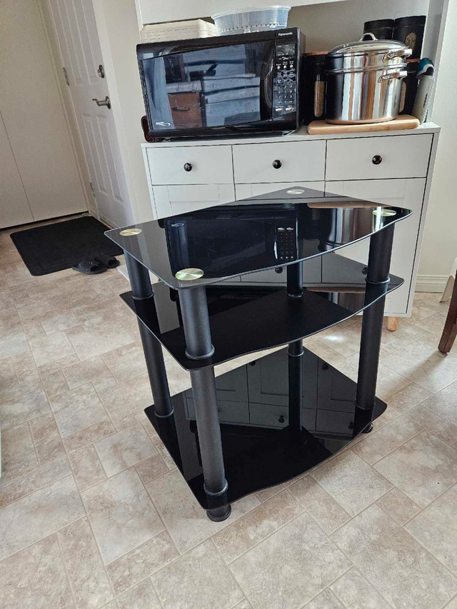 Entertainment stand / Side table in TV Tables & Entertainment Units in St. Albert - Image 2