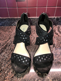 Ladies high heeled black sandal