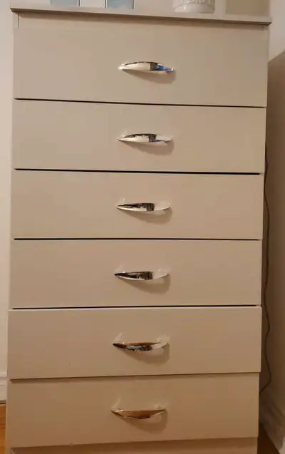Dresser and Chest of drawers 