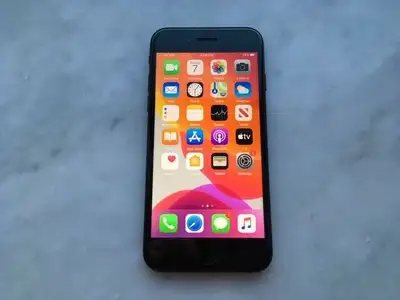 Like New Space Grey 128GB iPhone 8 (Factory Unlocked) - 93% BH, View more